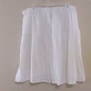 Old Navy Skirts - Old Navy White Skirt. Old Navy Skirts - Old Navy White Skirt.